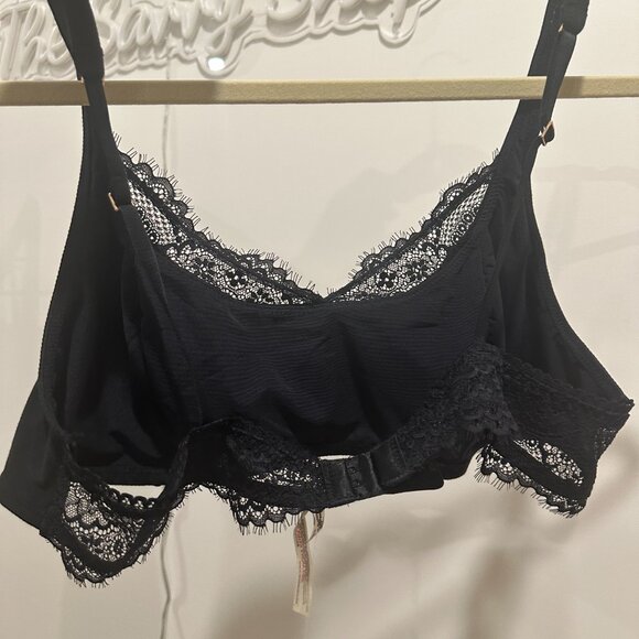 Intimately Free people - Picture 1 of 4